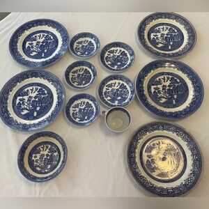 Assorted Globe Pottery Blue Willow